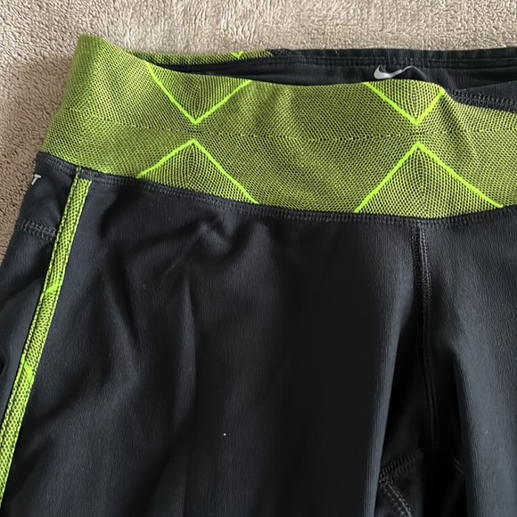 NIKE DRI-FIT LEGGINGS SIZE SMALL - Picture 5 of 6